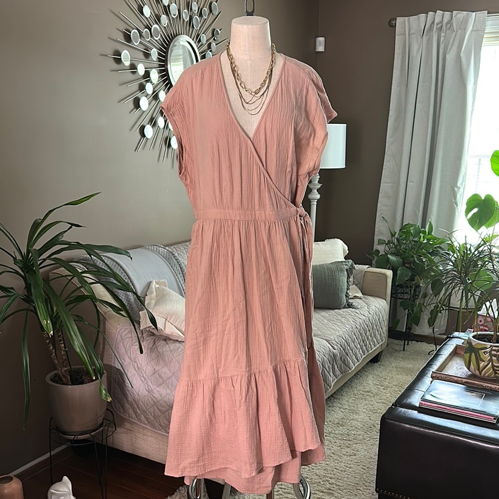 Universal Thread Pink V-Neck Midi Dress